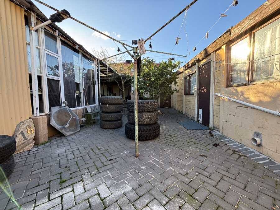 5 Bedroom Property for Sale in Glenlilly Western Cape